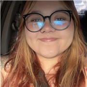 Profesora de inglés dedicada a niños y adolescentes